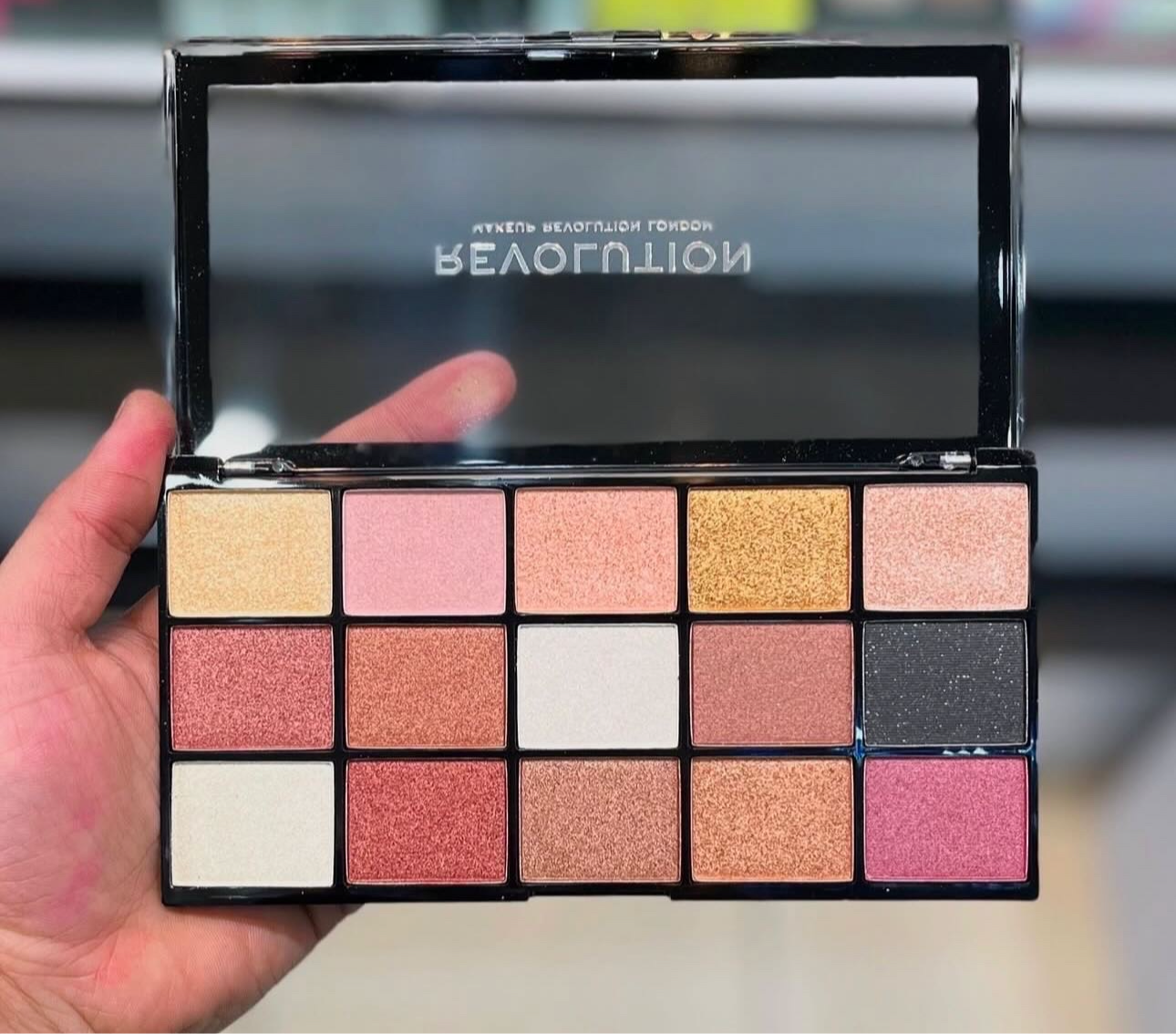 Revolution-Reloaded Eyeshadow Palette