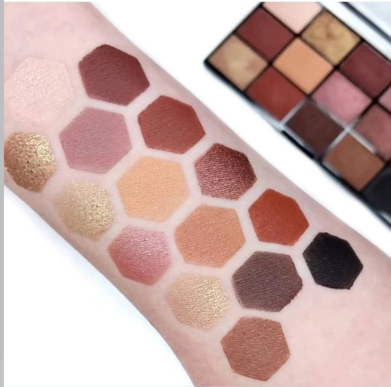 Revolution-Reloaded Eyeshadow Palette
