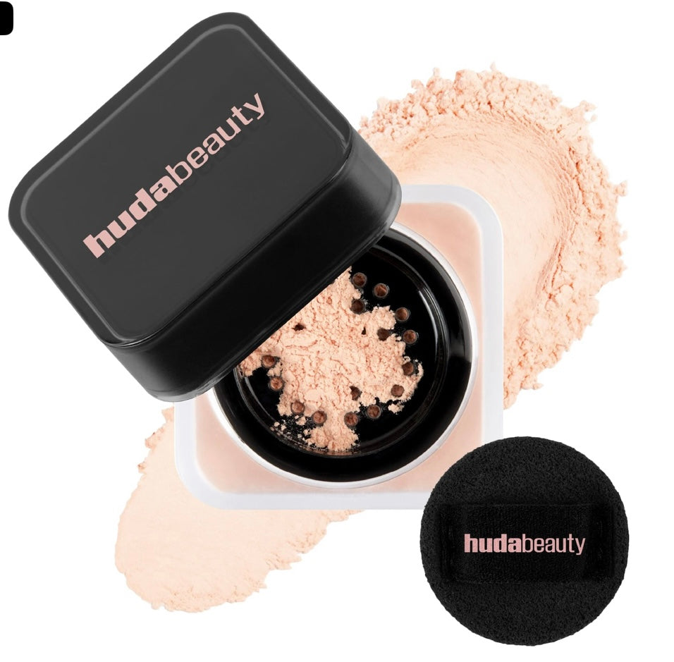 Huda Beauty-Easy Bake Blurring Loose Powder