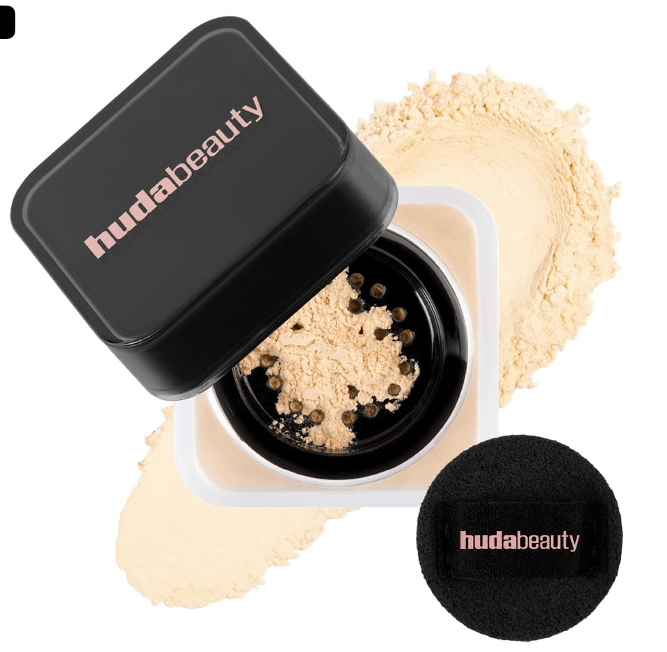 Huda Beauty-Easy Bake Blurring Loose Powder