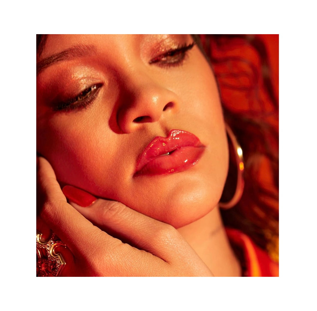 Fenty Beauty- Gloss Bomb Heat Lip Luminizer + Plumper