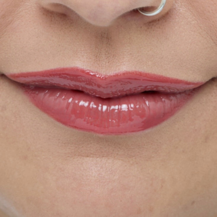 Revolution- Pout Lip Liner