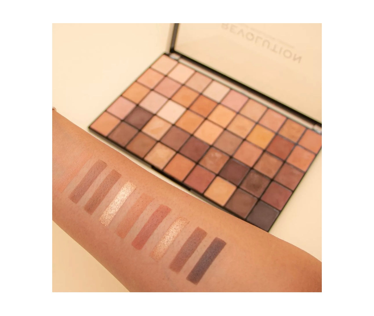 Revolution- Maxi Reloaded Nudes Eyeshadow Palette
