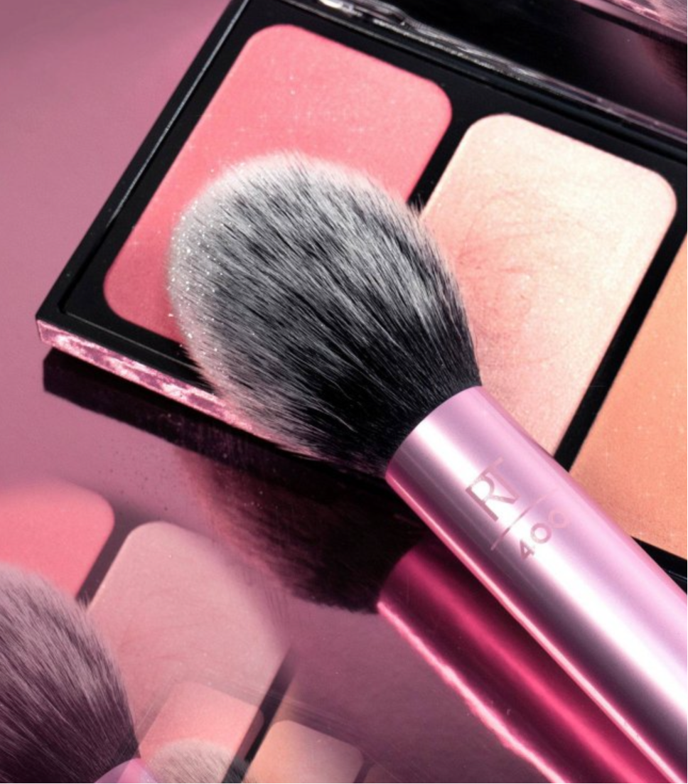 Real Techniques-Ultra Plush Blush
Makeup Brush