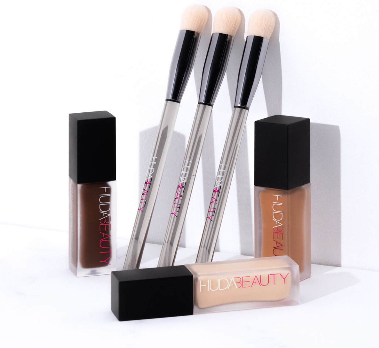 Huda Beauty-Conceal & Blend Complexion Brush