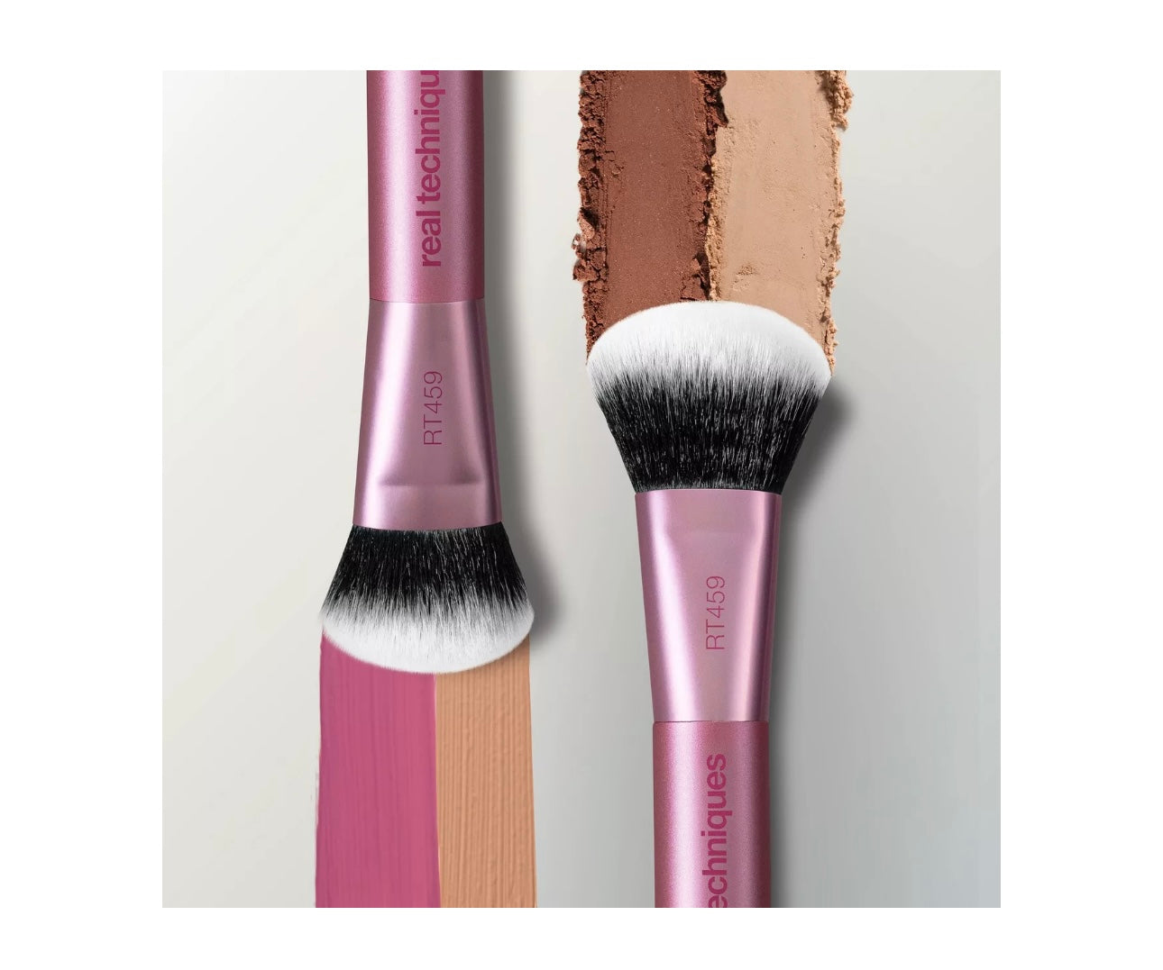 Real Techniques- Ultimate Multi-Tasker Brush