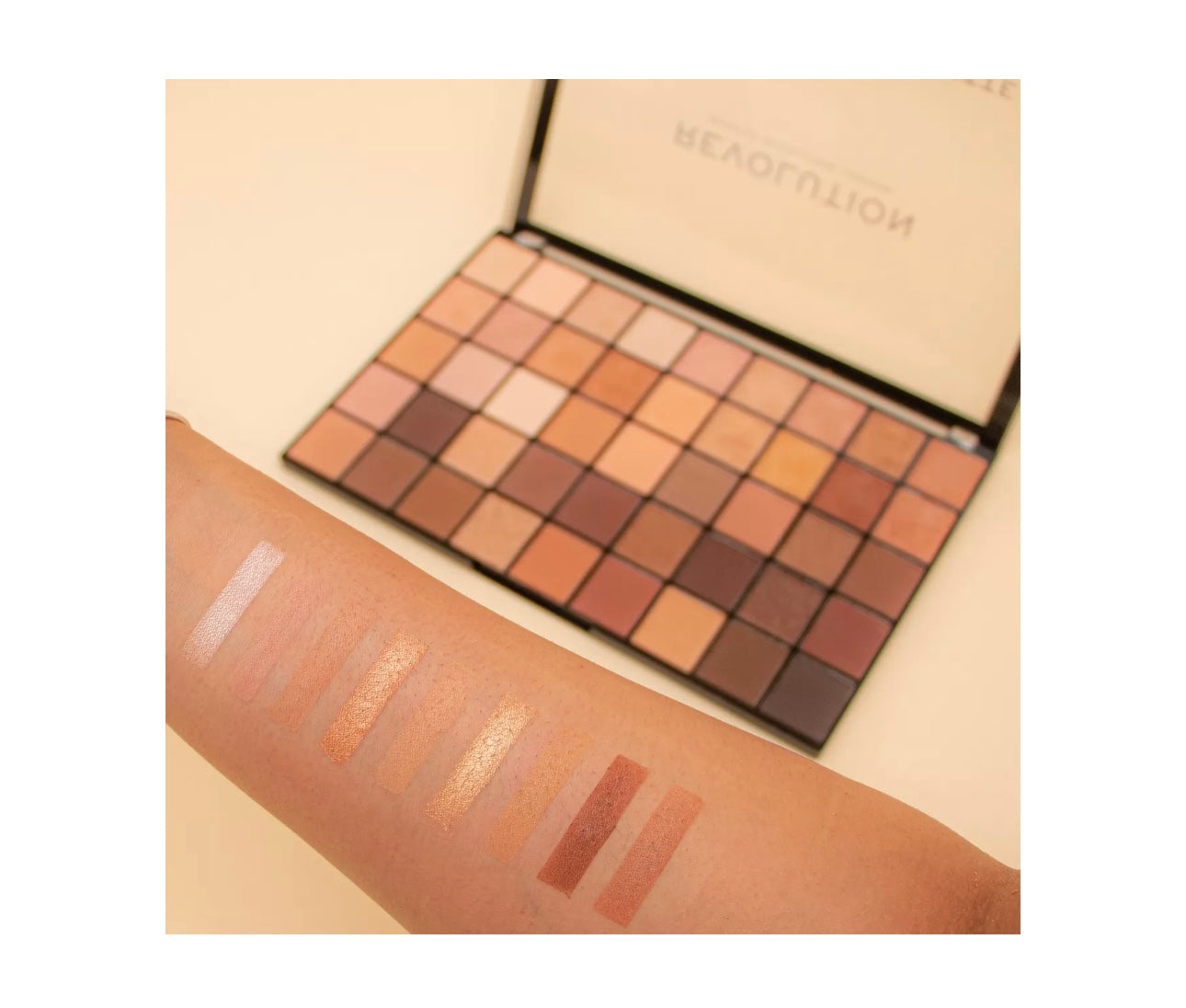 Revolution- Maxi Reloaded Nudes Eyeshadow Palette