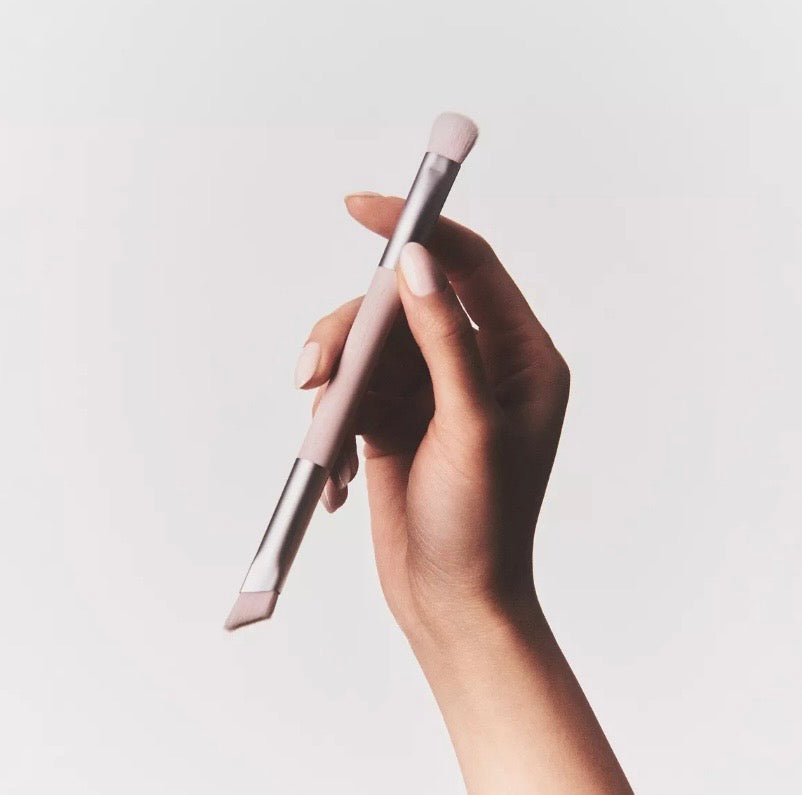 Kylie Cosmetics- Precise Sculpting Complexion Brush