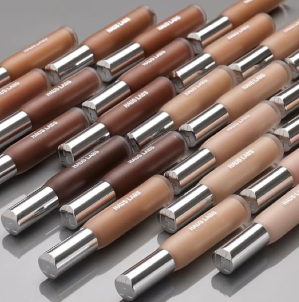 HAUS LABS- Triclone Skin Tech Hydrating + De-puffing Concealer with Fermented Arnica