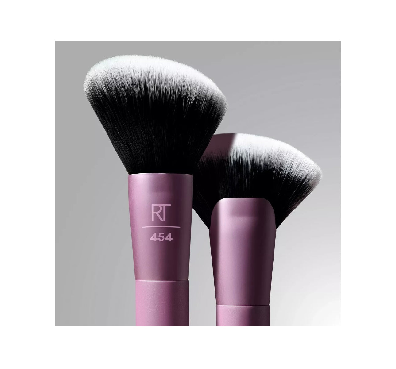 Real Techniques- Angled Fan Dual-Sided Finishing Brush