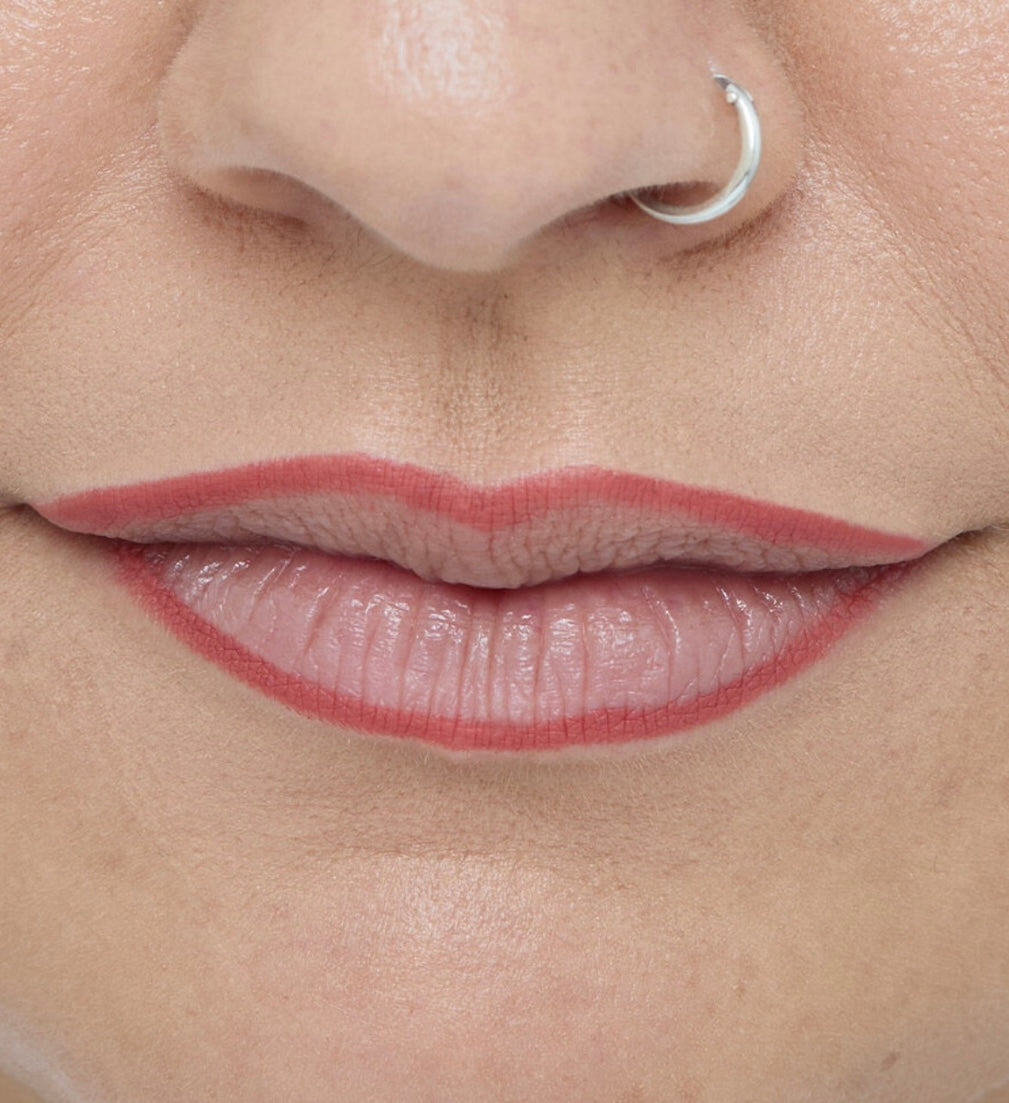 Revolution- Pout Lip Liner