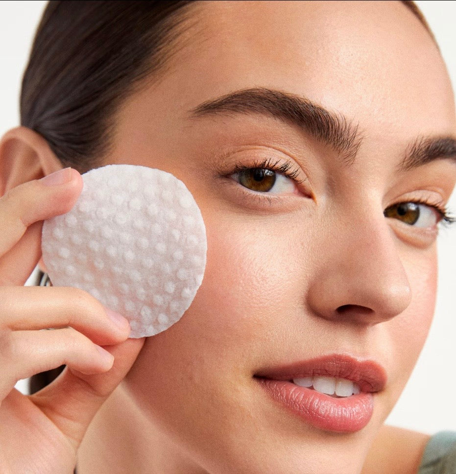 First Aid Beauty- Radiance Pads with Glycolic + Lactic Acids