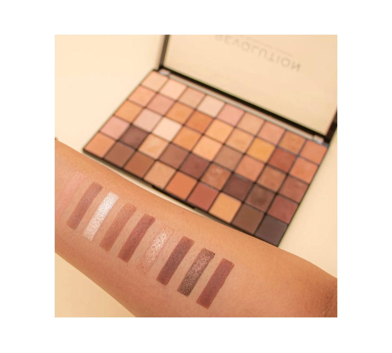 Revolution- Maxi Reloaded Nudes Eyeshadow Palette