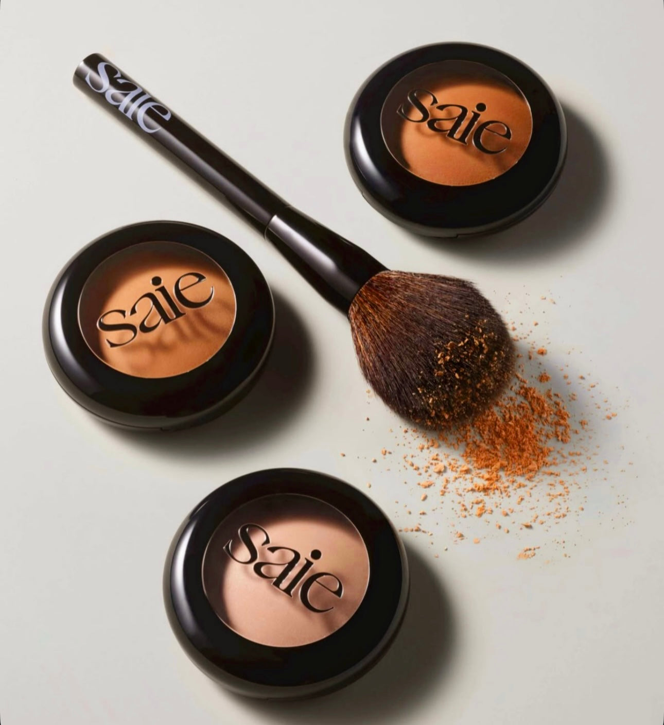 SAIE- SuperSuede™ Radiant Talc-Free Baked Powder Bronzer