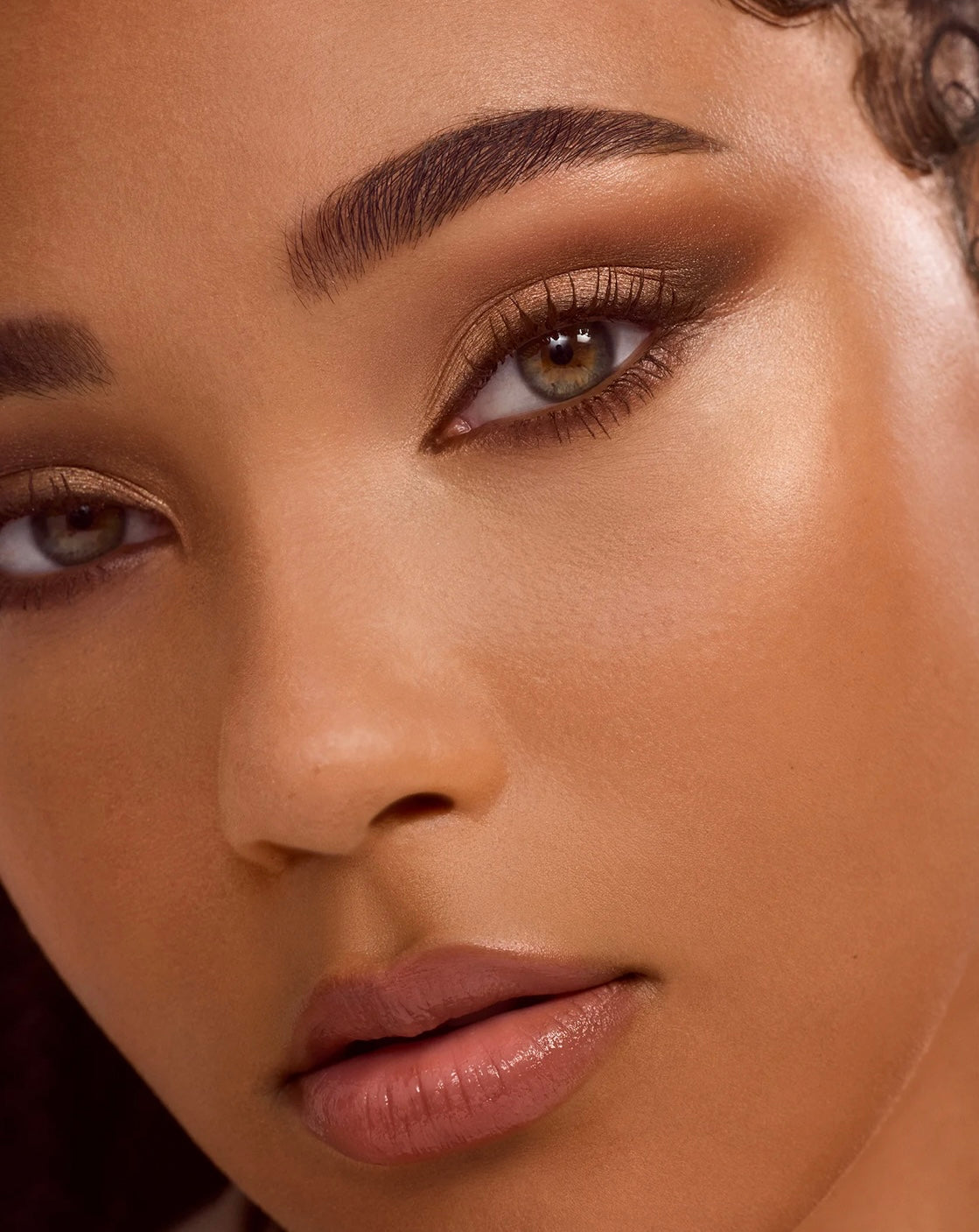 Rare Beauty- Essential Neutrals Eyeshadow Palette