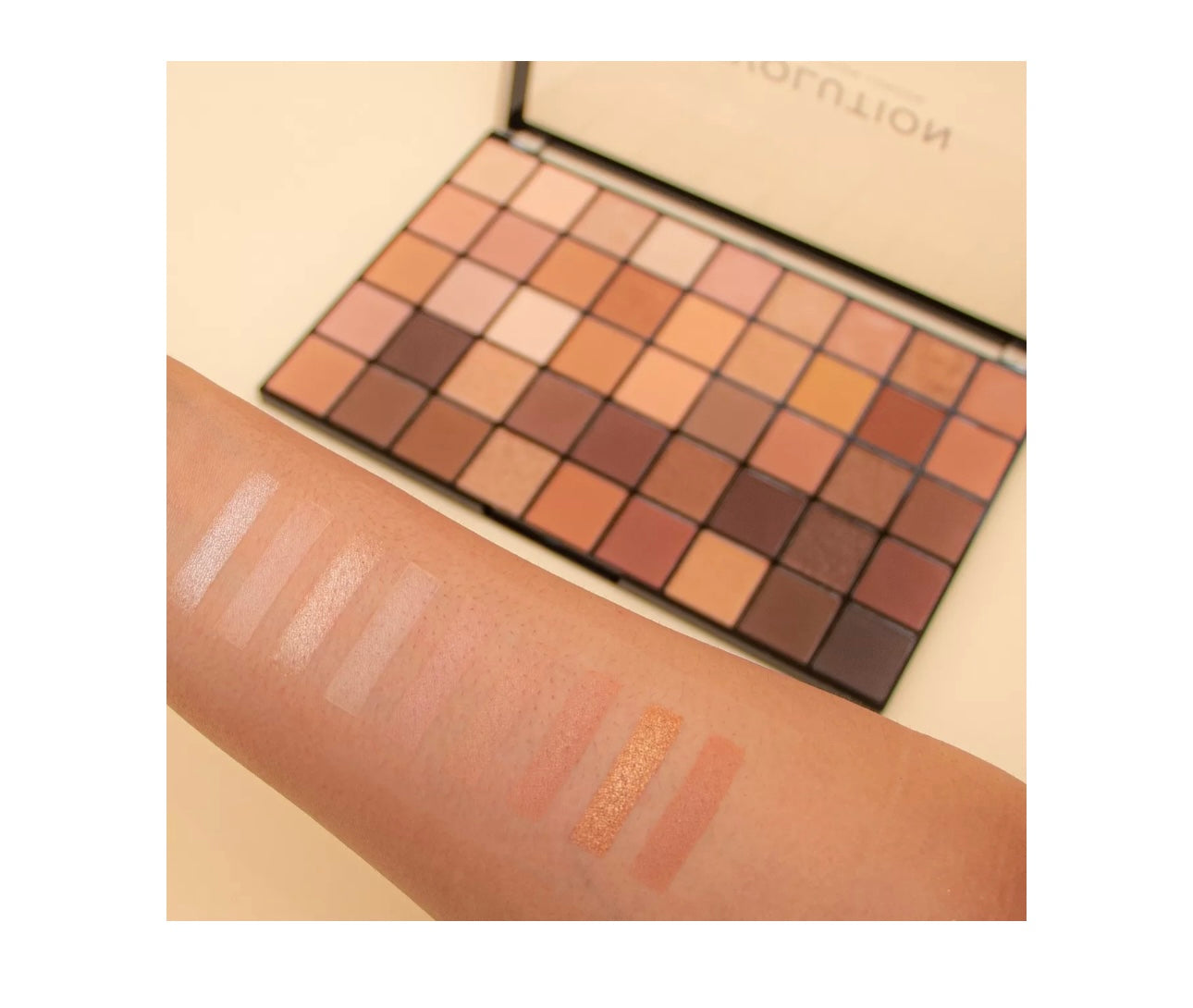 Revolution- Maxi Reloaded Nudes Eyeshadow Palette