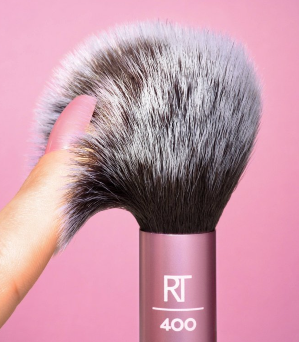 Real Techniques-Ultra Plush Blush
Makeup Brush