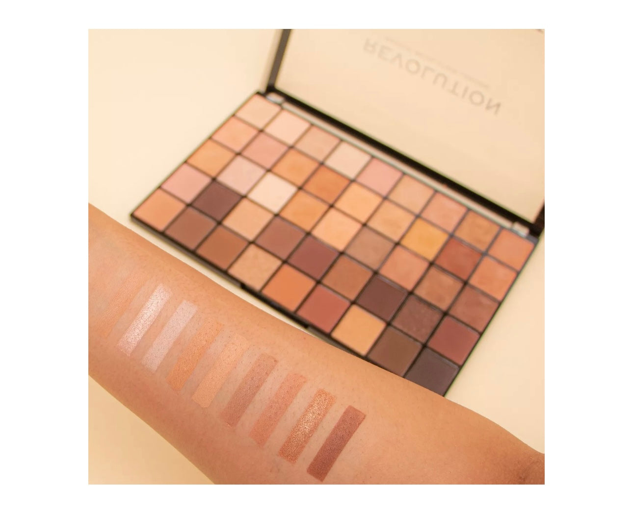 Revolution- Maxi Reloaded Nudes Eyeshadow Palette