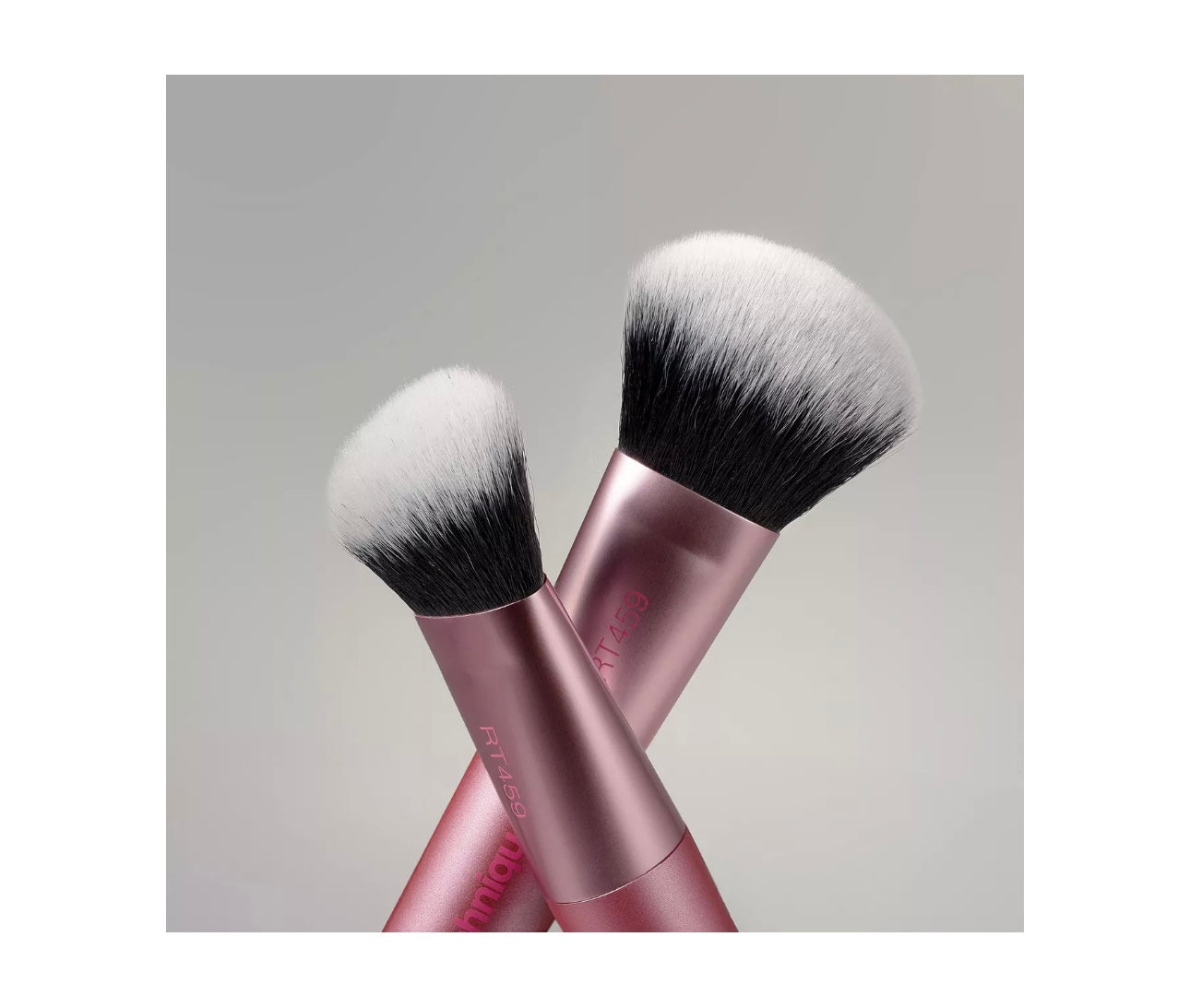 Real Techniques- Ultimate Multi-Tasker Brush