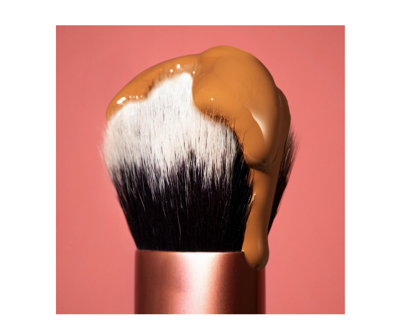 REAL TECHNIQUES®- expert face brush/Foundation