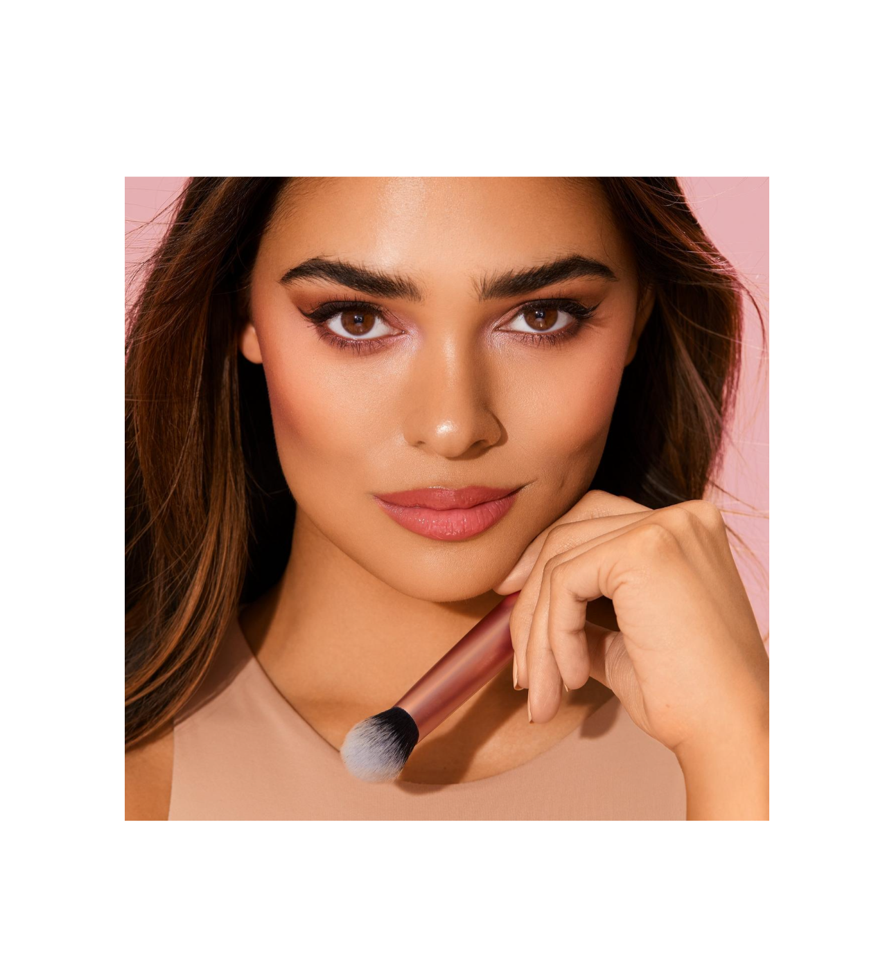 REAL TECHNIQUES®- expert face brush/Foundation