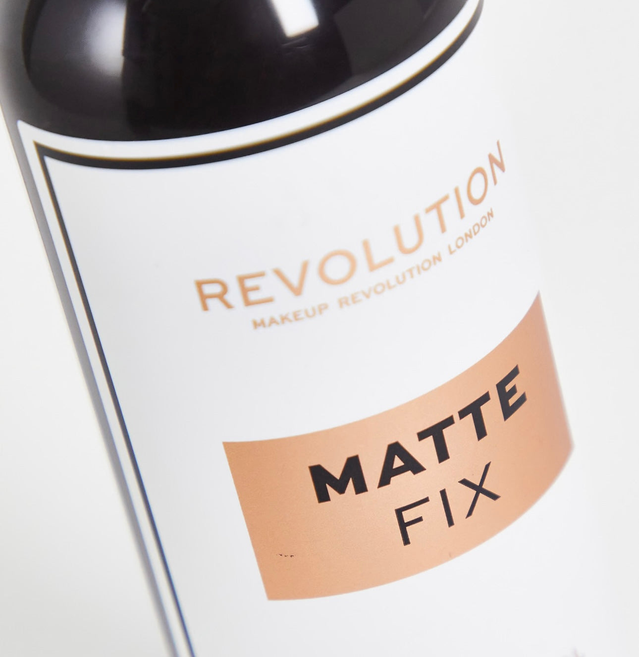 Revolution- Matte Fix Setting Spray