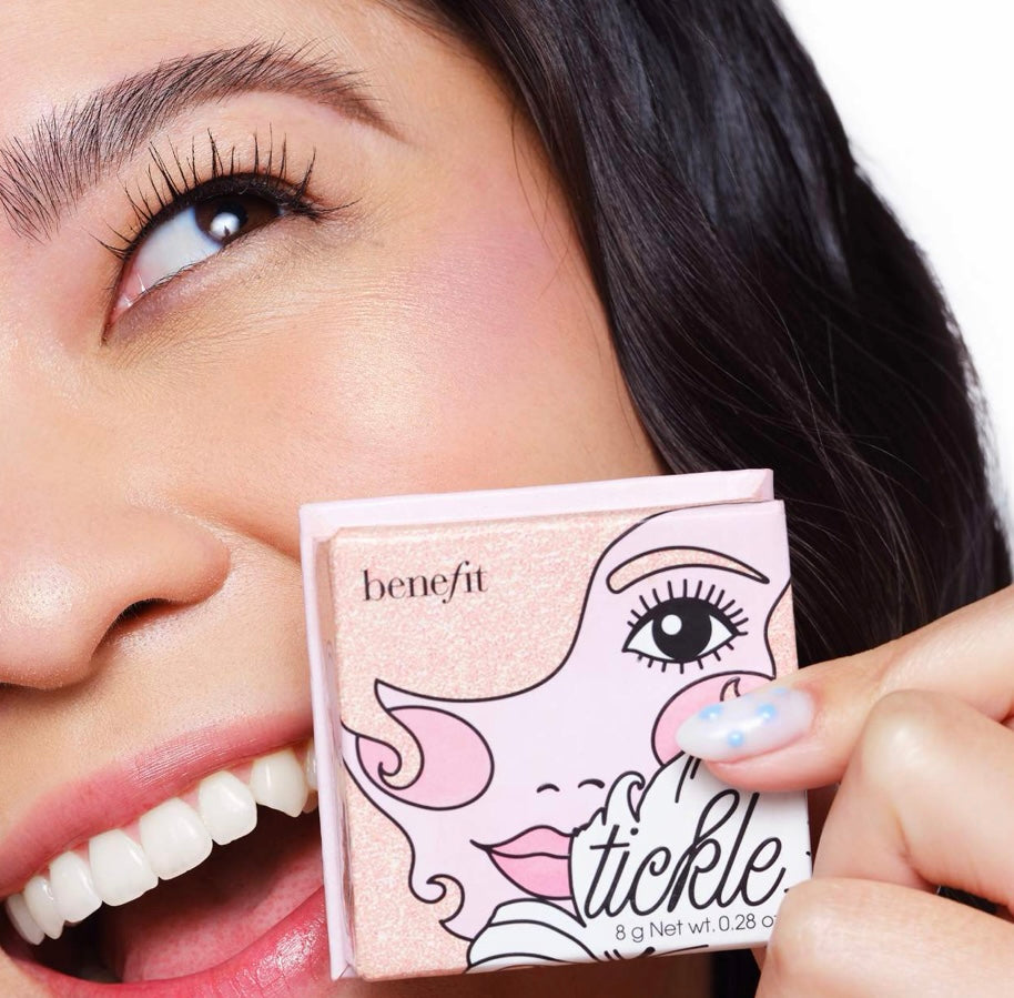 Benefit- Tickle Shimmering Finish Powder Highlighter