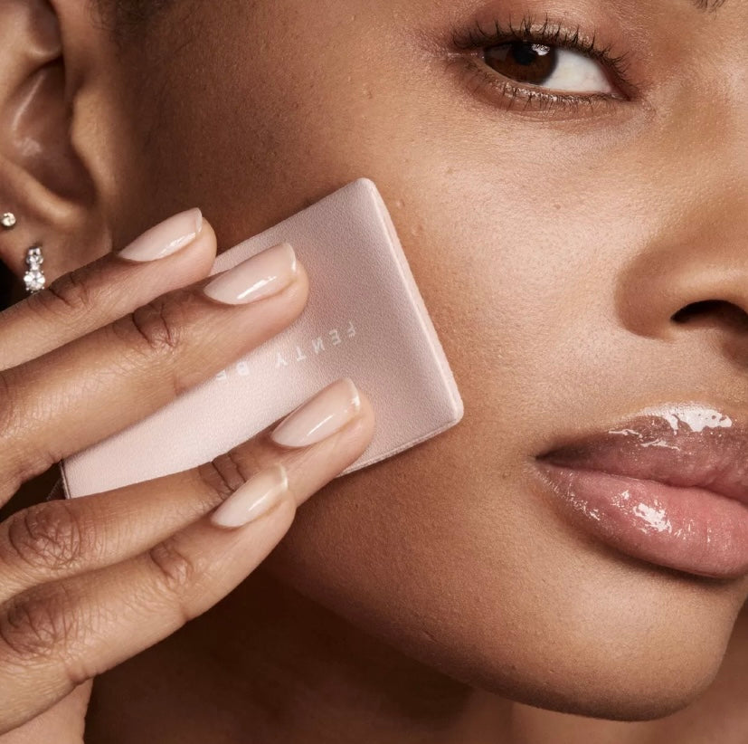 Fenty Beauty- Invisimatte Instant Setting + Bloating Powder