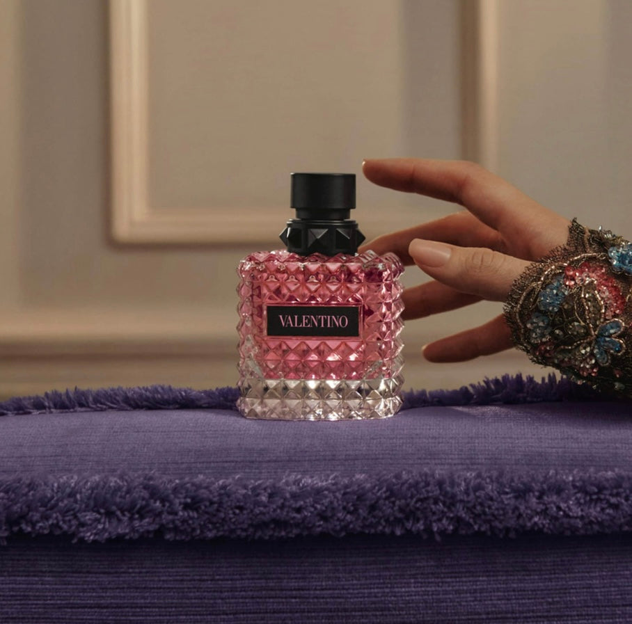 VALENTINO- Donna Born in Roma Eau de Parfum with Bourbon Vanilla & Jasmine