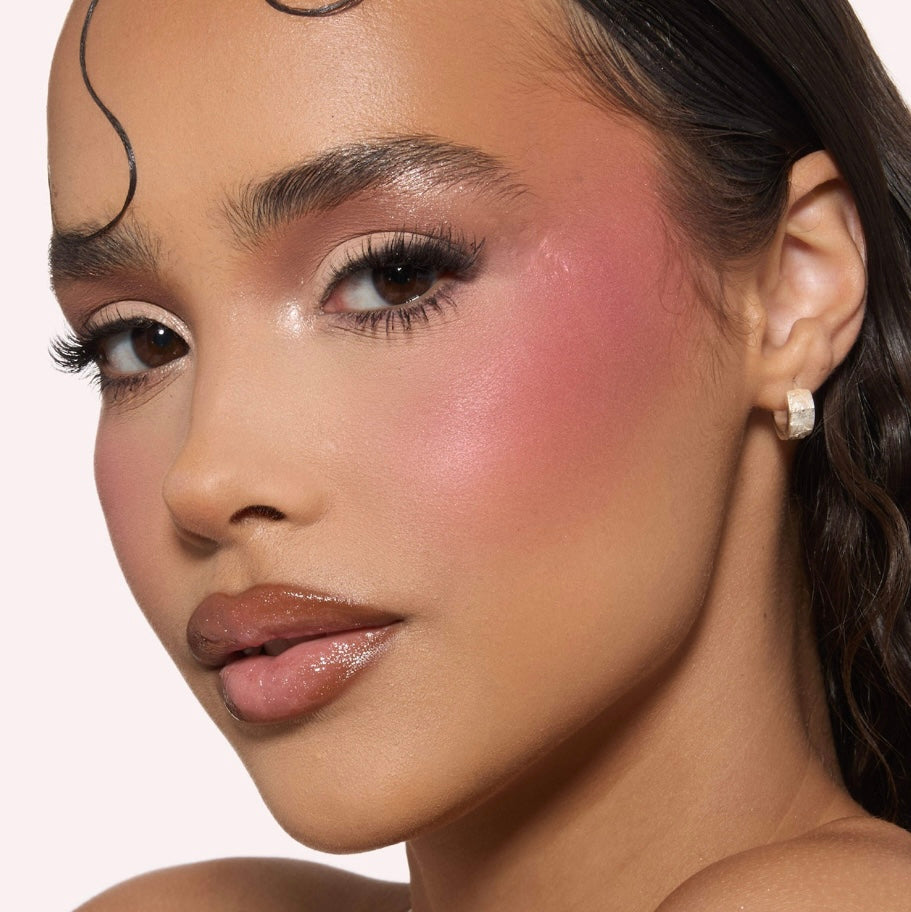 Huda Beauty- Blush Filter Blurring Blushlighters Palette