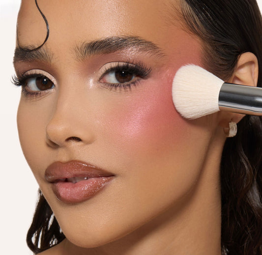 Huda Beauty- Diffusing Cheek Brush