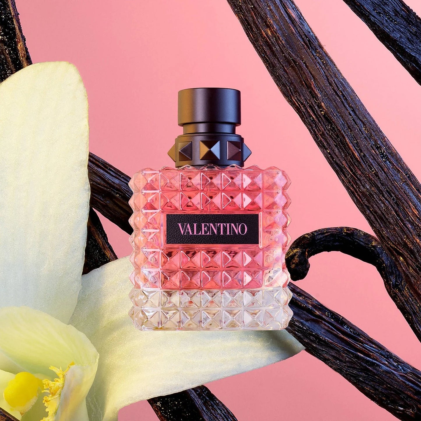VALENTINO- Donna Born in Roma Eau de Parfum with Bourbon Vanilla & Jasmine